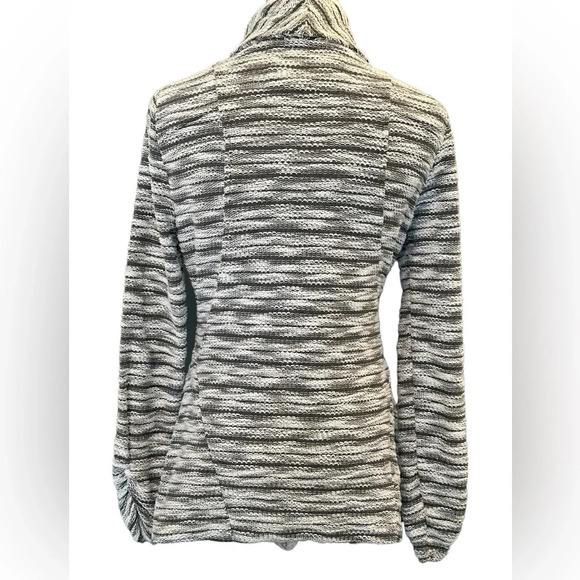 Saturday/ Sunday Striped Knit Asymmetrical Casual Blazer - Picture 4 of 7